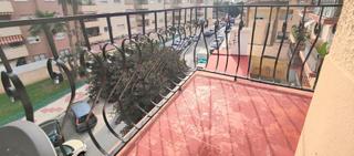 Pis a Ayuntamiento. Comodo apartamento con terraza en l en torremolinos