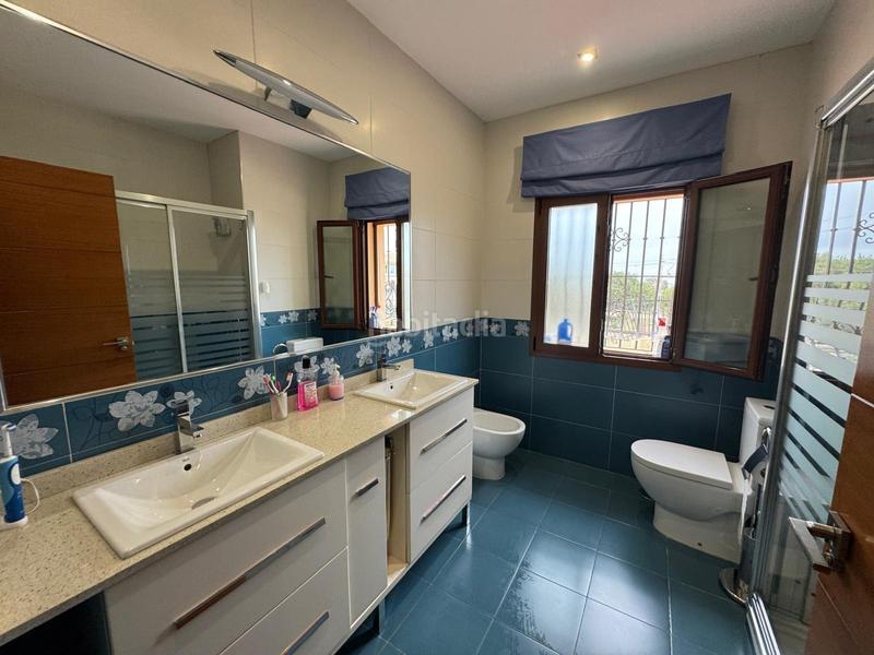 Foto 98f98018-ea35-4fc5-853f-63ead7ea0005. Chalet avec parking dans Arroyo de la Miel Benalmádena