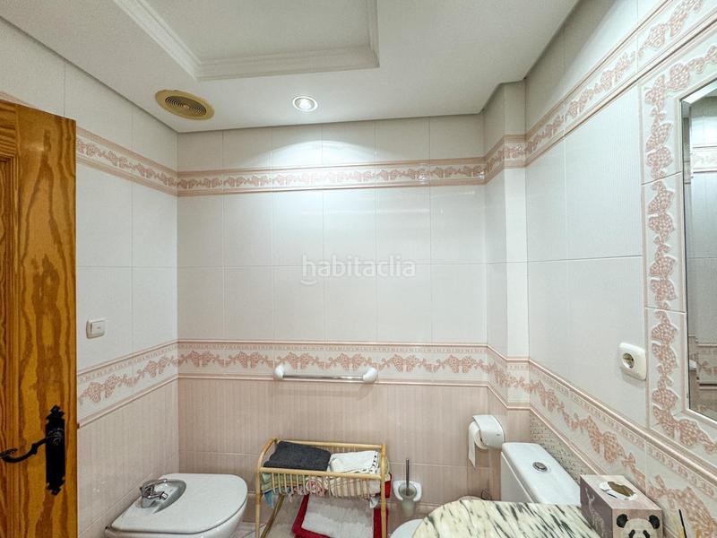 Foto 1cbb7fd4-5e43-4b10-b05e-48732343fc31. Maison jumelée avec parking piscine dans Guadalmar Málaga