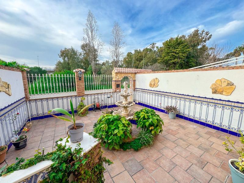 Foto 81160f75-9322-4ec0-89c7-4dccb02269cb. Maison jumelée avec parking piscine dans Guadalmar Málaga