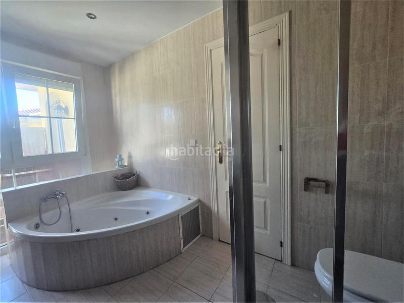 Foto 900447a7-2644-4d54-bee6-a3716a03d54a. Casa pareada exclusivo pareado en tres plantas en la codiciada zona de playamar. en Torremolinos