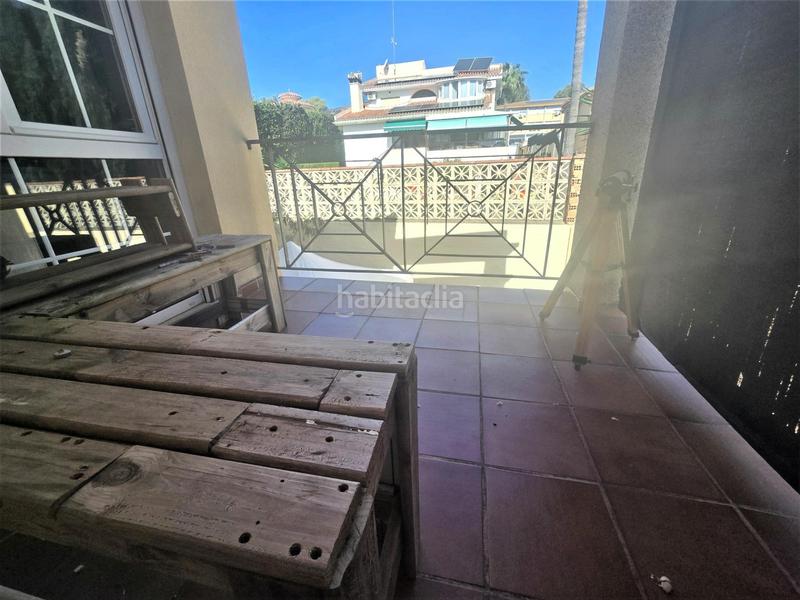 Foto 943fa12c-a4aa-41ab-98dc-6cc4fa2a6c53. Casa pareada exclusivo pareado en tres plantas en la codiciada zona de playamar. en Torremolinos