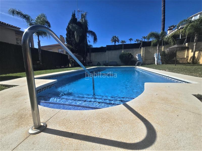 Foto cae2ee25-4c9c-438b-9274-2f75eb499b74. Casa pareada exclusivo pareado en tres plantas en la codiciada zona de playamar. en Torremolinos