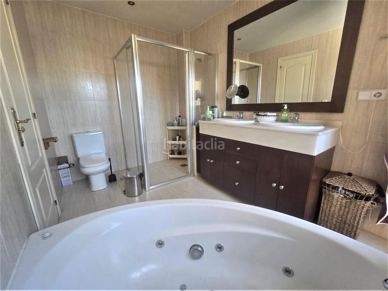 Foto d7b08c35-2f2f-4743-94f7-05601b307539. Casa pareada exclusivo pareado en tres plantas en la codiciada zona de playamar. en Torremolinos
