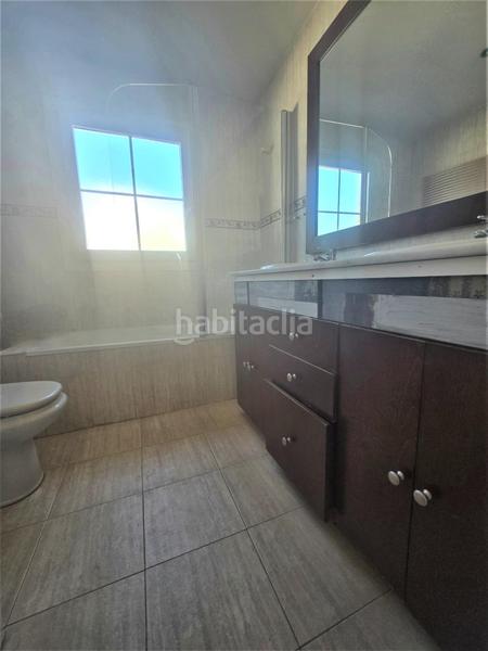 Foto f2f8a1c9-9a2f-496d-9197-0b0c412fd7fd. Casa pareada exclusivo pareado en tres plantas en la codiciada zona de playamar. en Torremolinos