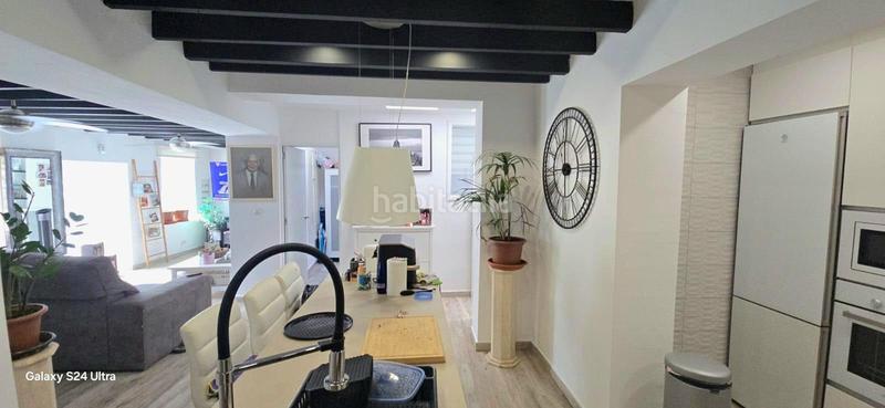 Foto 7d108496-8ea3-4562-ba6f-92299c53e43f. Casa encanto andaluz junto al mar con garaje y dos terrazas en Torremolinos