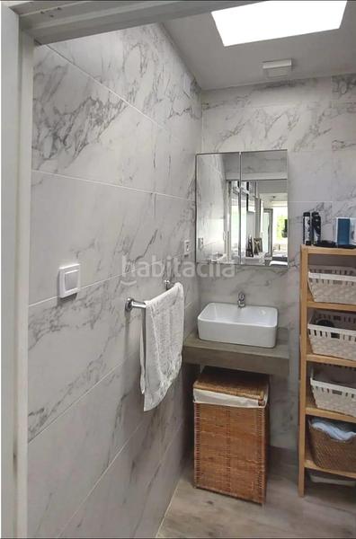 Foto 7fb842af-f099-4235-b70a-5e4ac7f02be5. Casa encanto andaluz junto al mar con garaje y dos terrazas en Torremolinos