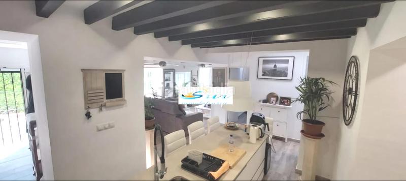 Foto e991b14c-1790-428e-b18b-4815f27d6787. Casa encanto andaluz junto al mar con garaje y dos terrazas en Torremolinos