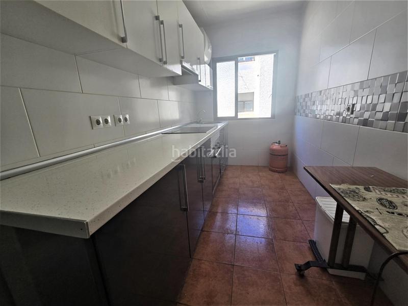 Foto 5f6fc045-d56a-4905-bcc1-7c294c26a725. Piso luminoso piso todo exterior con vistas a la bahía de málaga en Benalmádena