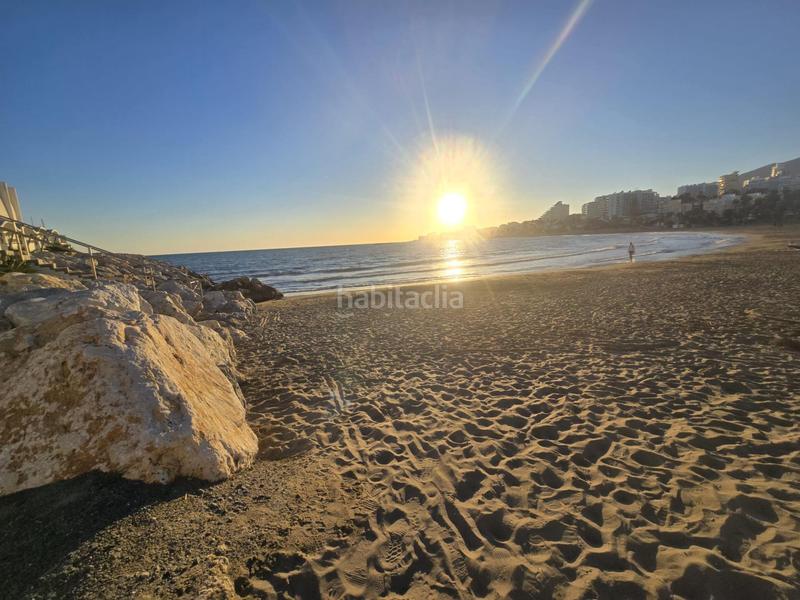 Foto c76e648c-9490-48f2-86c9-d2476190554d. Piso luminoso piso todo exterior con vistas a la bahía de málaga en Benalmádena