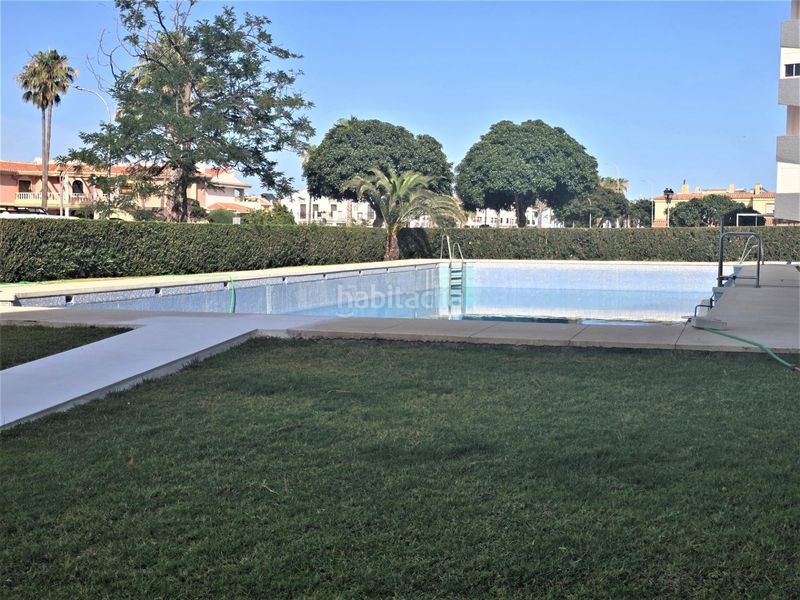 Foto 25e4f0ee-7a1f-4fc5-b2ed-4259cc58c769. Pis amb aparcament piscina a Los Álamos Torremolinos