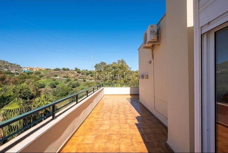 Foto ecff87ad-6d87-4228-93b4-4762c8a85e0a. Attique avec parking piscine dans Calahonda Mijas