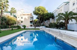 Pis a La Carihuela - Los Nidos. Piso a dos minutos del mar en la carihuela con garaje y piscina