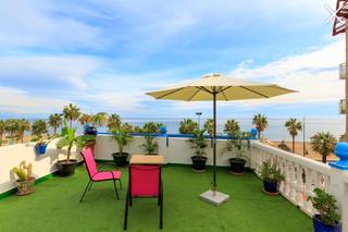 Edifici a El Bajondillo. Hostal en venta a metros del mar  ubicación inmejorable en el ba