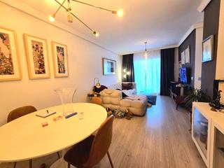 Miete Etagenwohnung in Manantiales-Estación de Autobuses. Piso centrico con piscina y parking comunitario en torremolinos