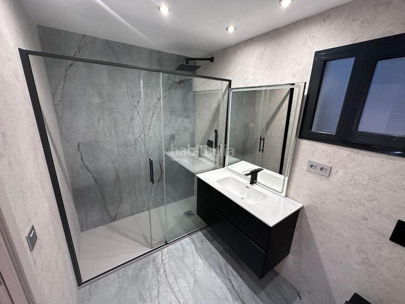 Foto 9d5f5a8f-3cf6-4a5e-95dc-8e1b80ce4117. Piso amplio piso de 3 dormitorios en la malagueta en Málaga