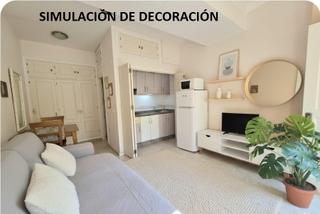 Studio  Avenida avenida del gamonal, 8. Bajo en gran recinto en arroyo de la miel