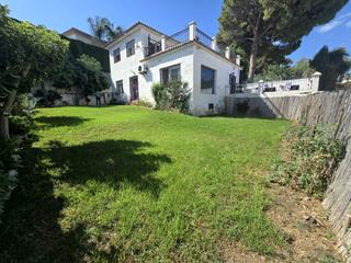 Xalet en El Pinar- Palacio de Congresos. Chalet independiente con gran jardn y espectaculares vistas al