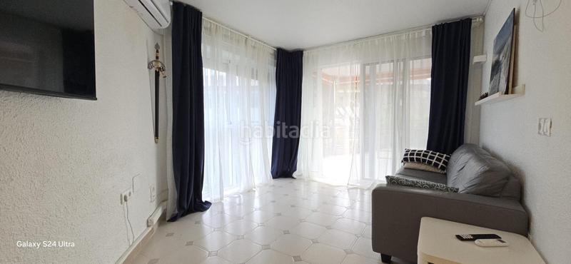 Foto bf2cbe0b-10cf-459d-9b9e-0ca3c10e3d39. Alquiler apartamento alquiler apartamento 2 dormitorios en la carihuela en Torremolinos
