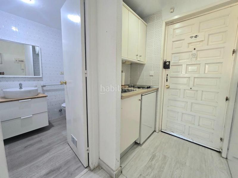 Foto 16cb2a9d-b994-4428-9554-396c389d0419. Estudio  con licencia turística en el centro en Torremolinos