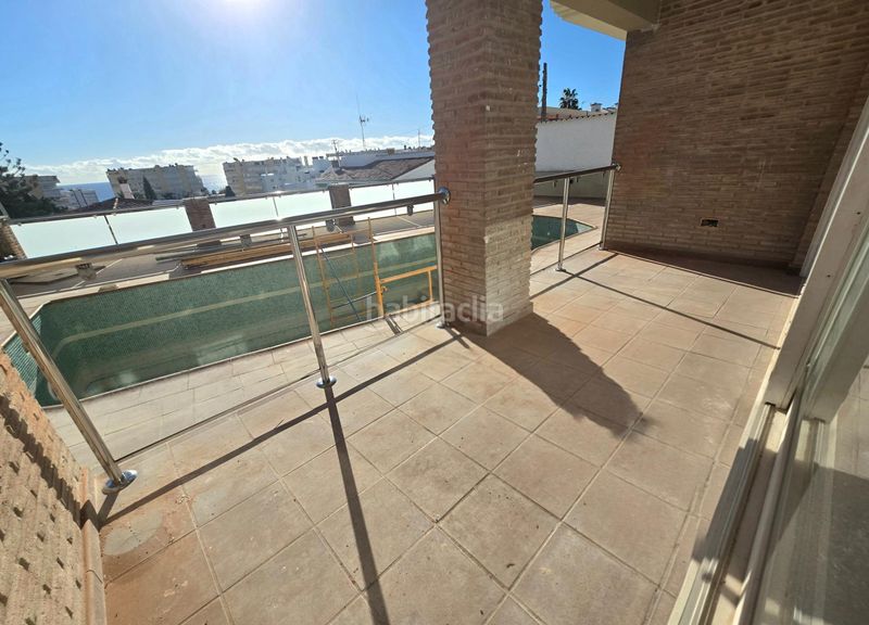 Foto f660ef34-0e73-4374-a2a3-7ad59828180d. Dúplex amb aparcament piscina a Montemar Torremolinos