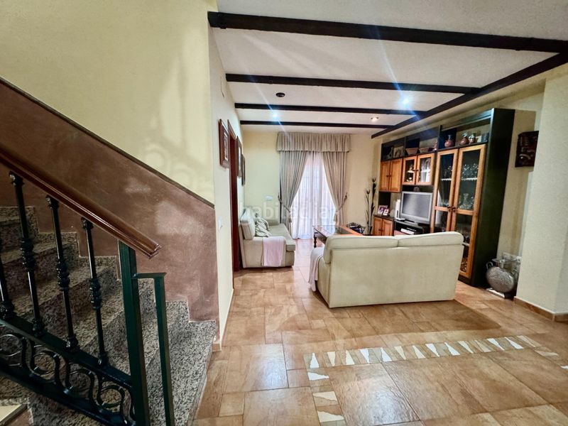 Foto 7ba8d8f0-892e-4b49-a7dd-c0c010fe9981. Casa adossada amb aparcament a Centro Benalmádena