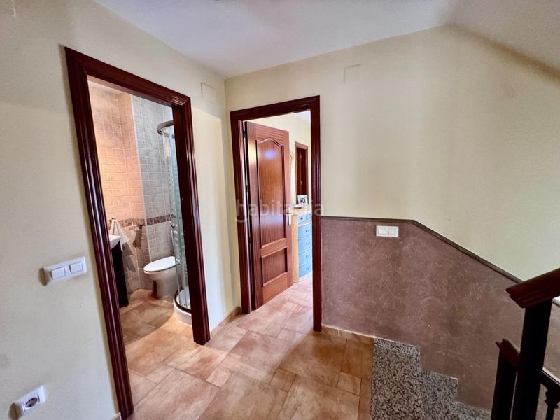 Foto c3a9b9d5-b879-46df-859f-db34c8df6f67. Casa adossada amb aparcament a Centro Benalmádena