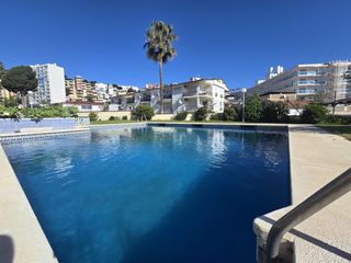 Piso en La Carihuela - Los Nidos. Luminoso piso de 120 m2 aprox. a solo 200 metros del mar en la c