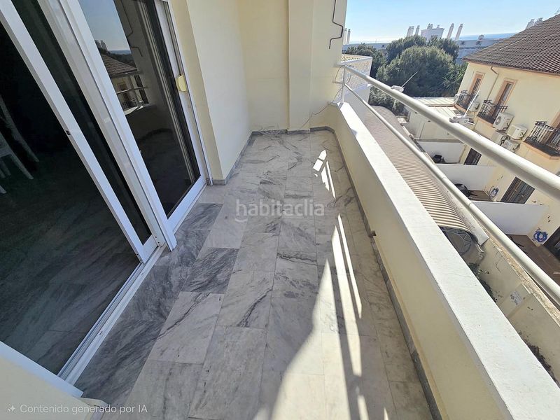 Foto 3d09b34a-235b-4cc2-8c25-78469cd30cf5. Pis amb aparcament piscina a La Carihuela - Los Nidos Torremolinos