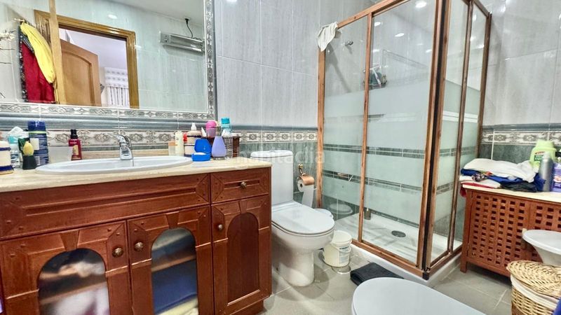 Foto f158fba1-6871-4b28-bbc4-980268a3e2e4. Casa adossada a Loma de los Riscos Torremolinos