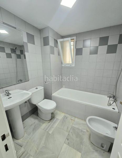 Foto 334628f8-18e5-4b2e-a444-27f6363ff624. Pis amb aparcament piscina a El Pinillo Torremolinos