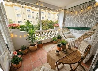 Pis a El Pinillo. Bajo en altura con terraza y orientación sur