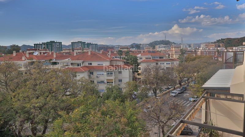 Foto d9616fec-237a-44fd-9c9b-a9e8dbafb7d5. Pis amb aparcament piscina a El Consul - Ciudad Universitaria - El Romeral Málaga