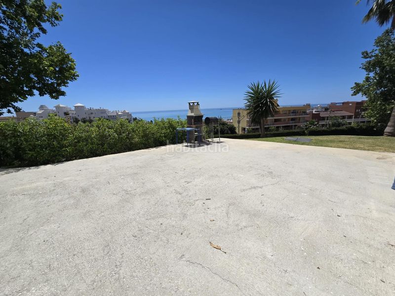 Foto cfbd7982-39b3-44c6-9e48-41a6f7e426af. Pis amb aparcament a Loma de los Riscos Torremolinos