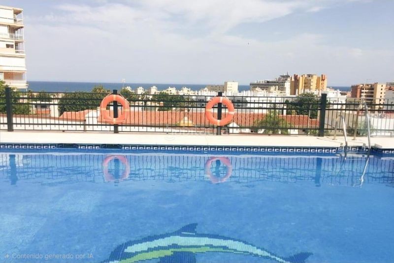 Foto 32853c08-5285-43e8-842f-ed4cf3cd32ab. Dúplex amb aparcament piscina a Montemar Torremolinos