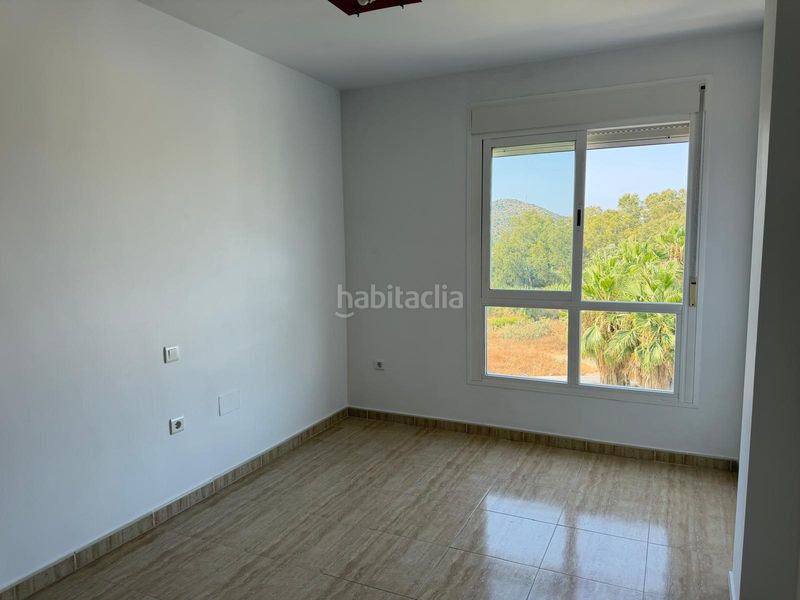 Foto 6b6e5624-198d-47bd-8eef-f8915944963c. Apartament amb aparcament piscina a Las Flores Mijas