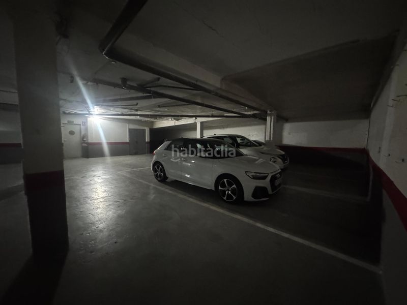 Foto 5c4a0a8a-15fa-4c55-9821-6ae4edd90902. Parking voiture dans Puerto Marina Benalmádena