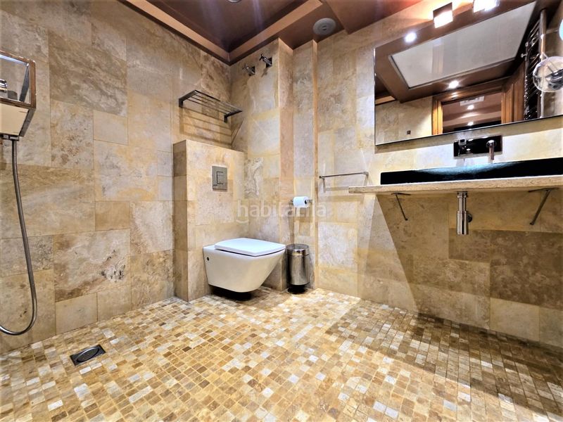Foto 14c04ce6-9c2a-492f-8d0b-ac91b4e5a673. Alquiler casa exclusivo chalet de 5 dormitorios 3 plantas piscina a 5 minutos de la playa en Málaga