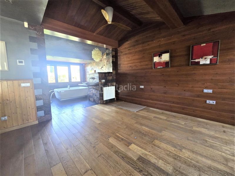 Foto 61a5a99d-3ec1-4739-a158-b7cb99845c4a. Alquiler casa exclusivo chalet de 5 dormitorios 3 plantas piscina a 5 minutos de la playa en Málaga