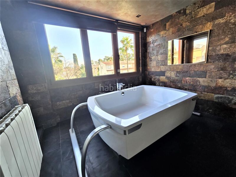 Foto 78562905-8c95-4ade-b434-8b78b158faab. Alquiler casa exclusivo chalet de 5 dormitorios 3 plantas piscina a 5 minutos de la playa en Málaga