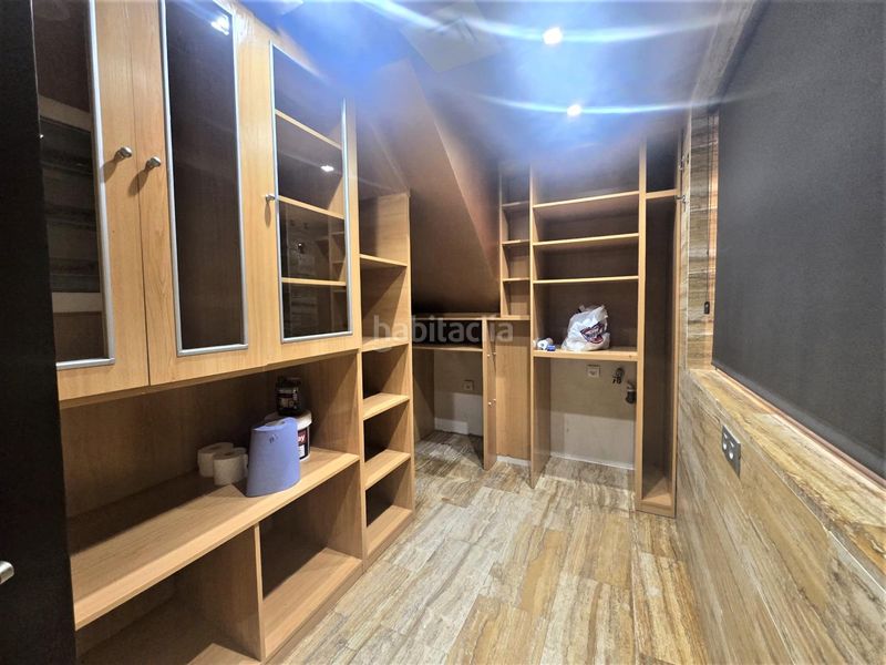Foto dfc56886-2b4f-49f3-af56-fa854aa2da7c. Alquiler casa exclusivo chalet de 5 dormitorios 3 plantas piscina a 5 minutos de la playa en Málaga