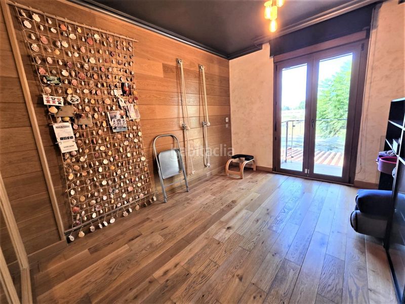 Foto e6da6275-a01d-44c1-91e0-9735dcc87a7b. Alquiler casa exclusivo chalet de 5 dormitorios 3 plantas piscina a 5 minutos de la playa en Málaga