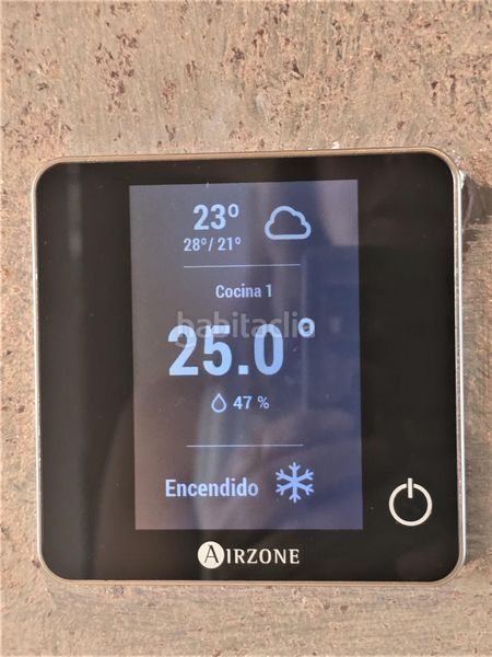 Foto f232de0f-b2fe-4d38-af32-c31cf42cccb4. Alquiler casa exclusivo chalet de 5 dormitorios 3 plantas piscina a 5 minutos de la playa en Málaga