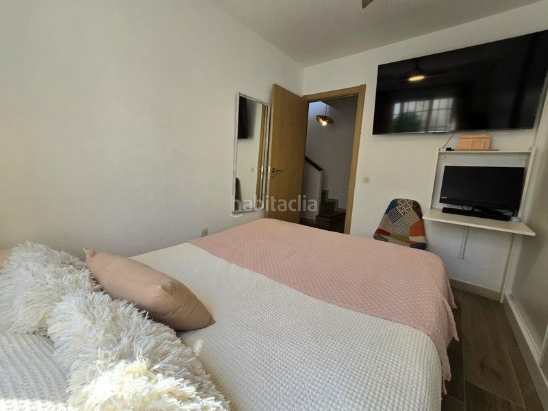 Foto 1e2b9ef5-4ae7-460e-842e-dd215c14695e. Duplex avec piscine dans Montemar Torremolinos
