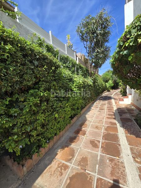 Foto 3ee963ad-1c4e-4dce-86c5-fb2b91862d00. Duplex avec piscine dans Montemar Torremolinos