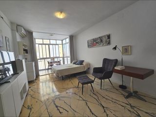 Rent Studio in Manantiales-Estación de Autobuses. Estudio céntrico con terraza  alquiler de larga temporada