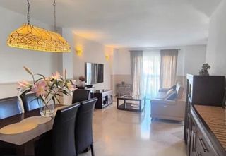 Piso en Calahonda. Amplia y luminosa vivienda a 5 minutos de la playa en calahonda