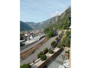 Flat  Carrer les canals  urbanit. els espuis edifici cla. Piso en venta en andorra la vella