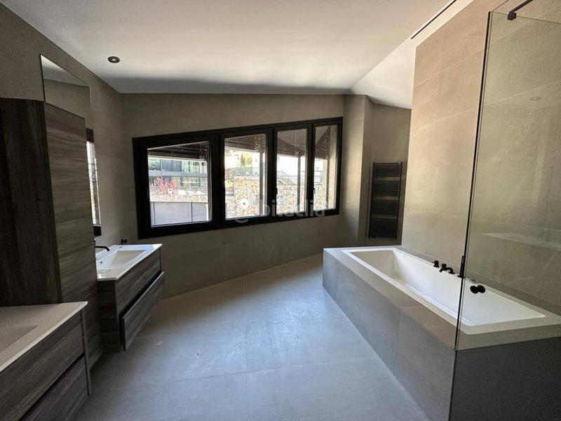 Foto c3586260-bda0-48a5-81ae-ec373522ef79. Rent chalet with parking in Els Vilars d´Engordany Escaldes-Engordany