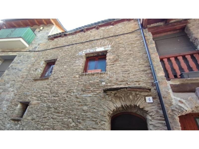 Foto 5ecb64ab-51e1-4611-a90d-11adca1175b0. Masía casa de pueblo en venta en plaza mayor en Ribera d´Urgellet